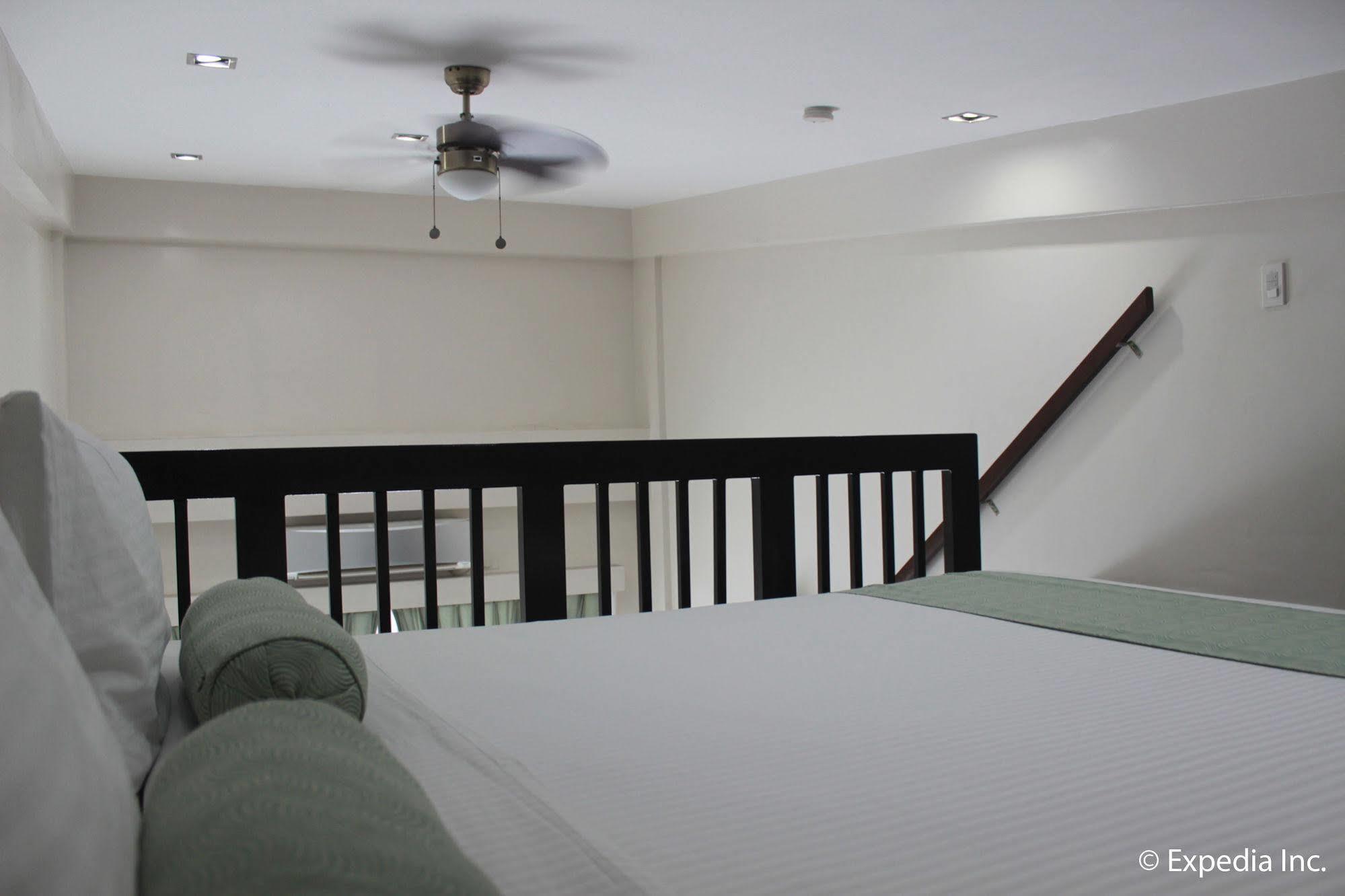 Subic Coco Hotel Olongapo Exterior photo